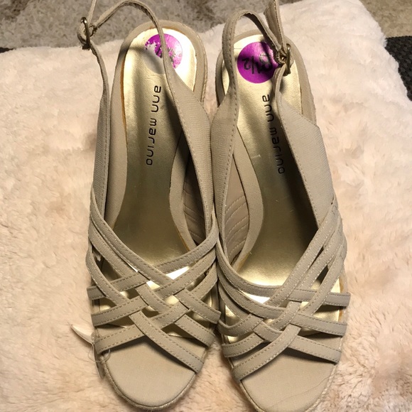 Ann Marino cream sling back wedge sandals - Picture 1 of 7